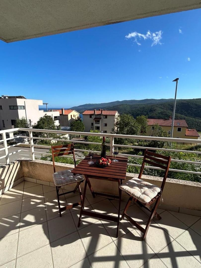 Gorgeous Biserka Apartment Near The Sea Rabac Exterior foto